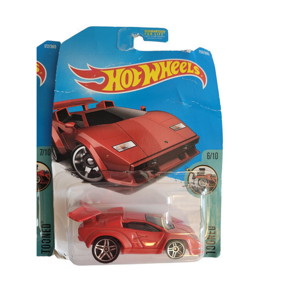 Hot Wheels 2017 Lamborghini Countach Tooned and Hot Wheels Volkswagen Beetle - Picture 6 of 12
